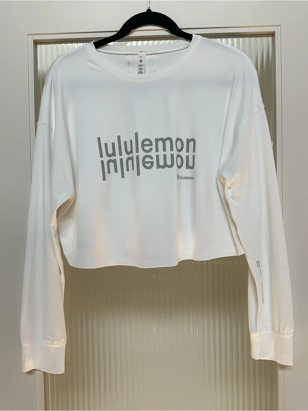 lululemon athletica White Cropped Long-Sleeve Logo Sweatshirt